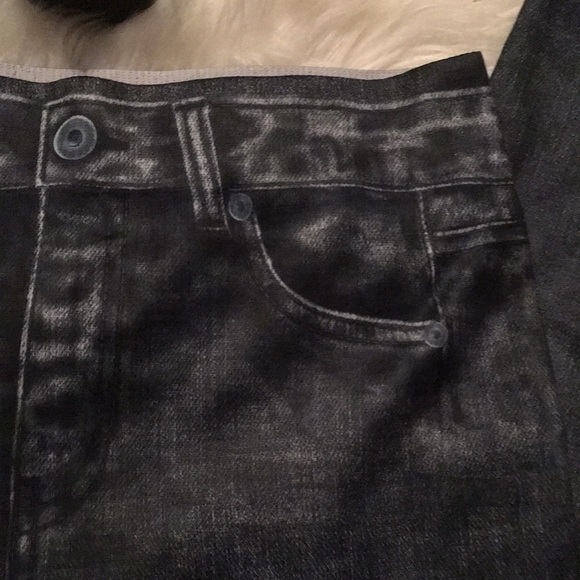 ❤️❤️❤️❤️❤️CAPRI LEGGINGS - Picture 3 of 3